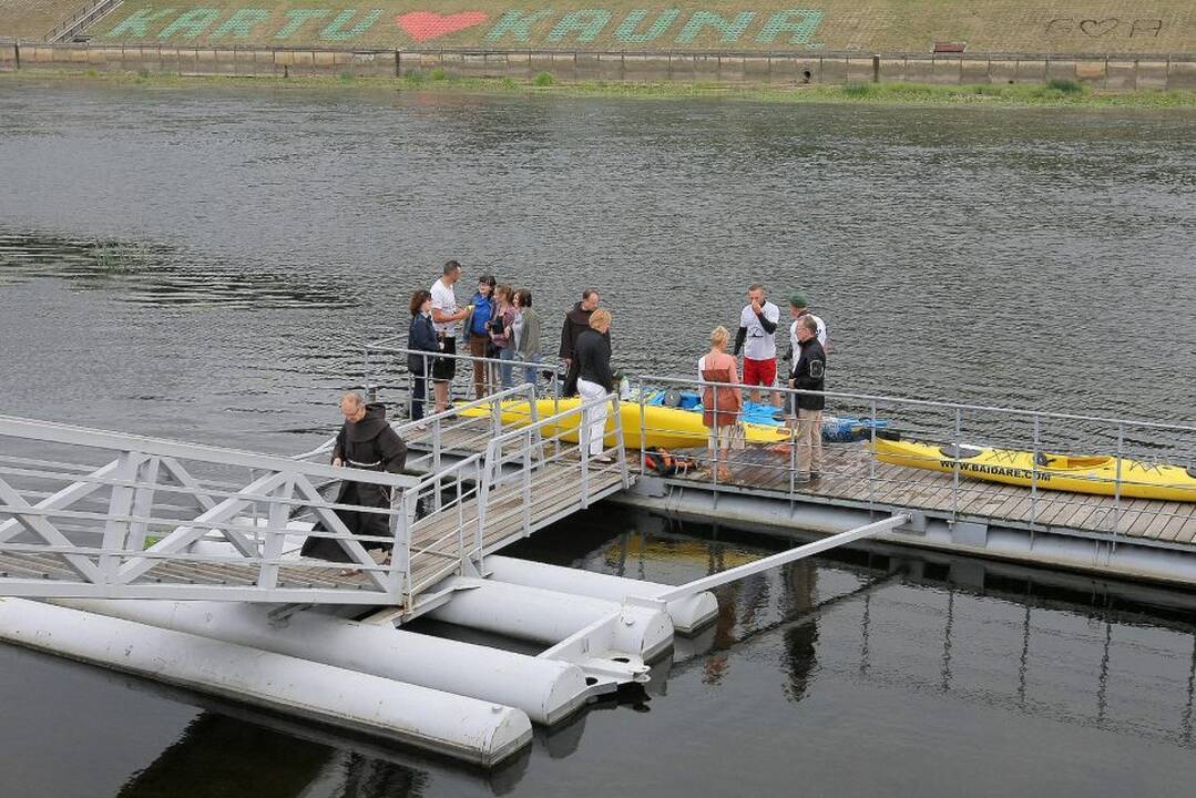 Kauną pasiekė žygio „Vilties yriai Nemunu – su viltimi prieš srovę“ dalyviai.