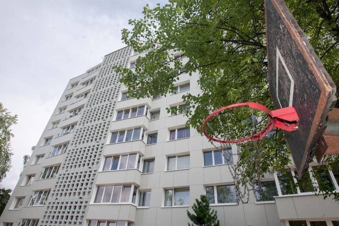Renovuotas daugiabutis Pramonės prospekte