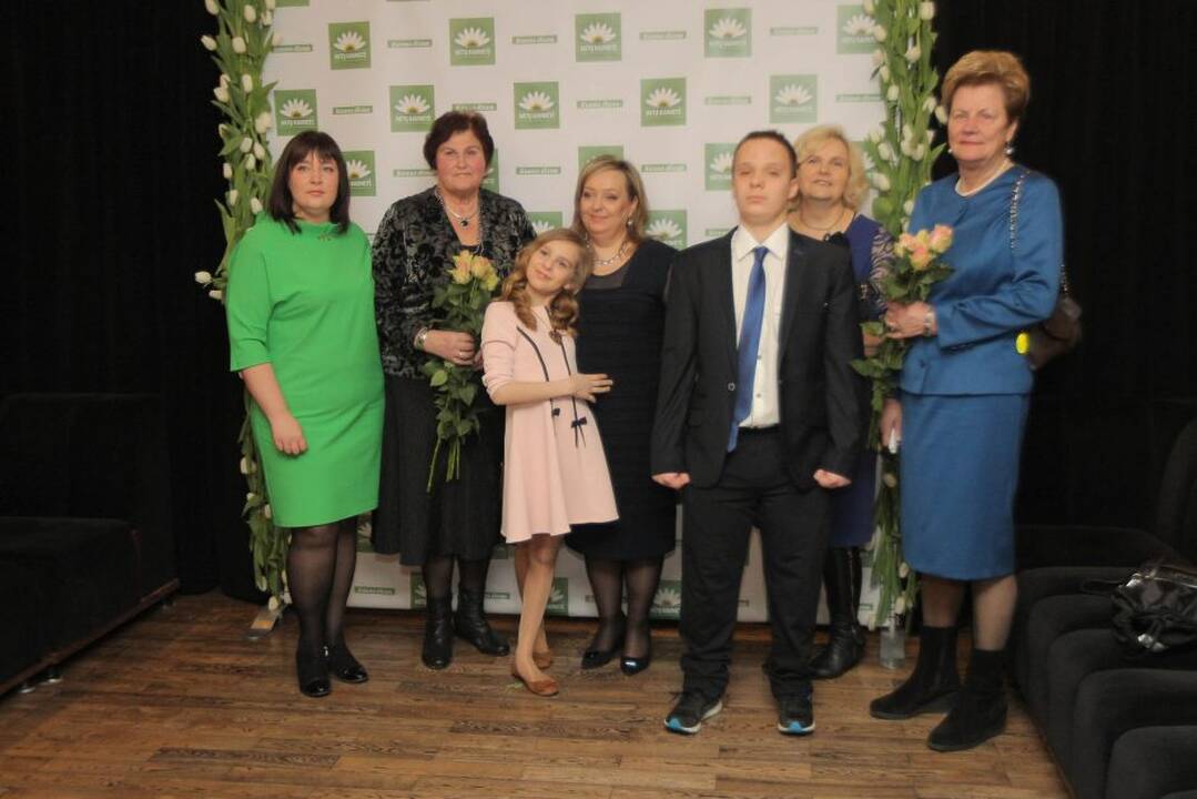 Metų kaunietės apdovanojimai