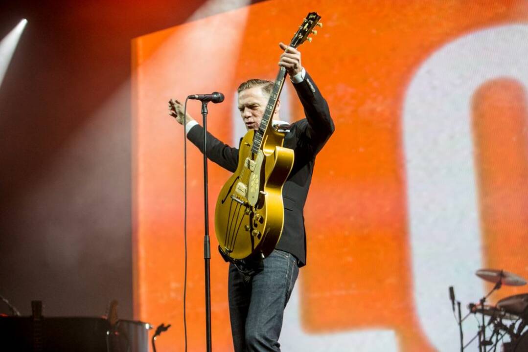 Koncertas Bryan Adams "Get up tour"