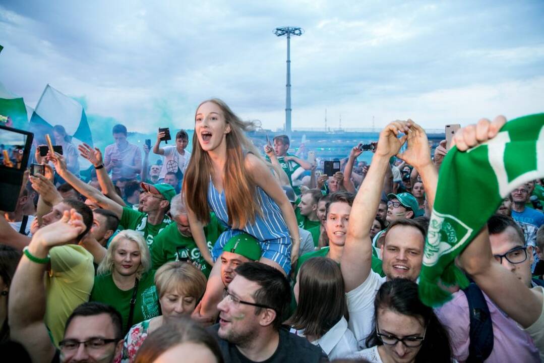 „Žalgiris“ kartu su aistruoliais švenčia pergalę