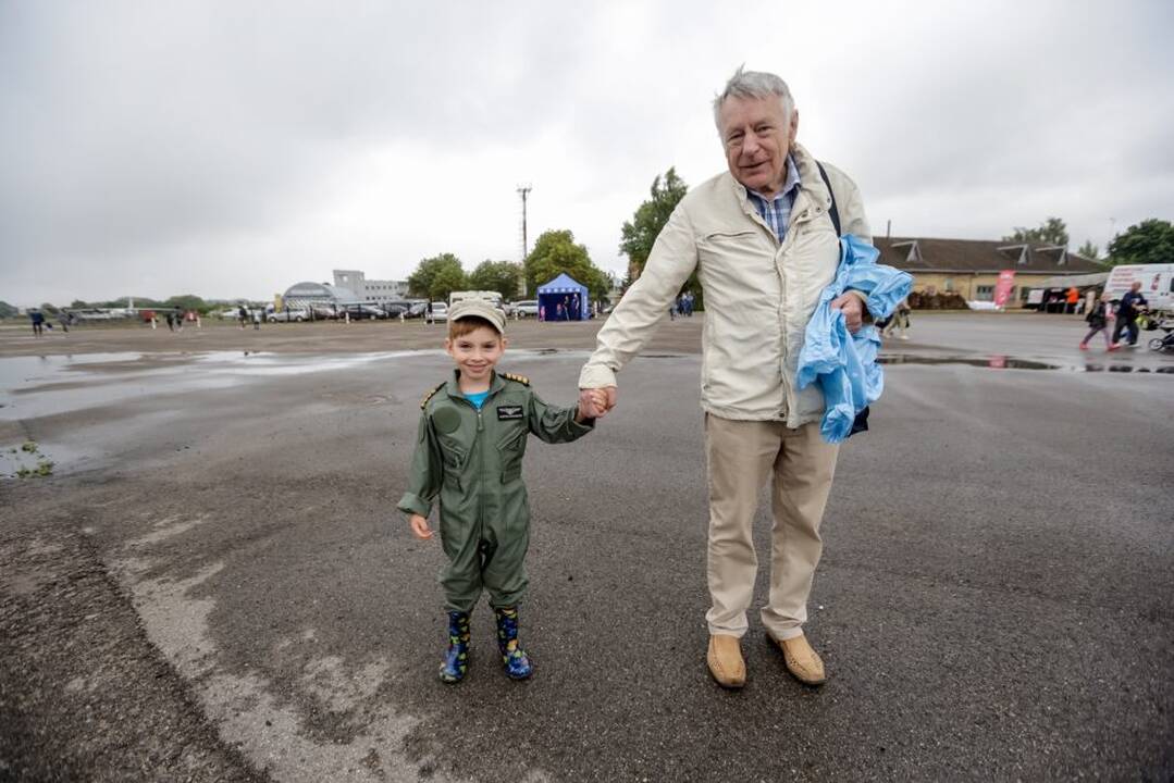 "Tarptautinė aviacijos šventė Lietuvos 100-mečiui"