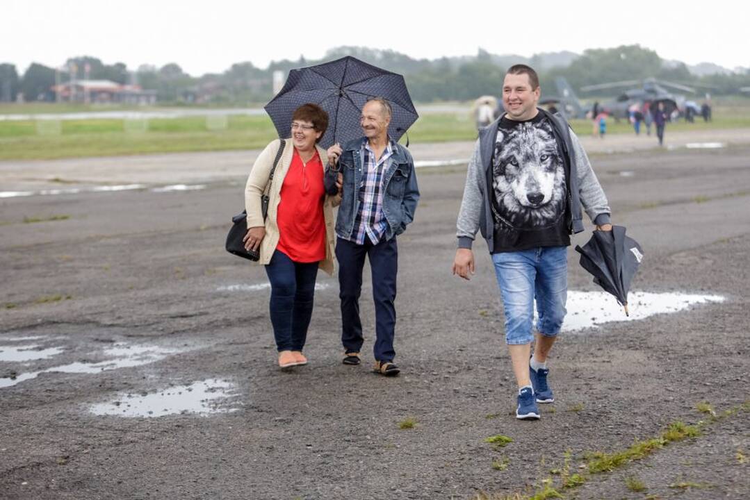 "Tarptautinė aviacijos šventė Lietuvos 100-mečiui"