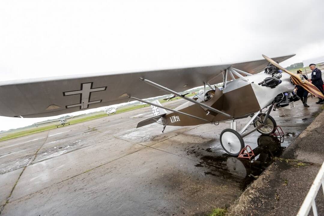 "Tarptautinė aviacijos šventė Lietuvos 100-mečiui"