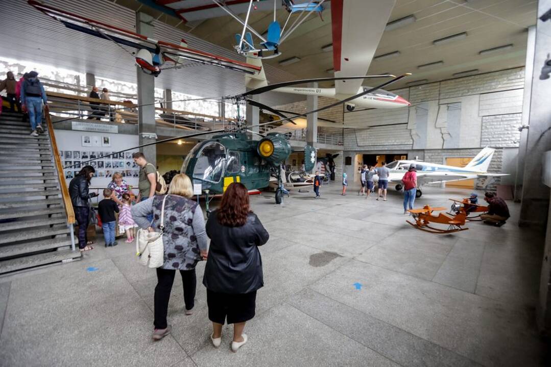 "Tarptautinė aviacijos šventė Lietuvos 100-mečiui"