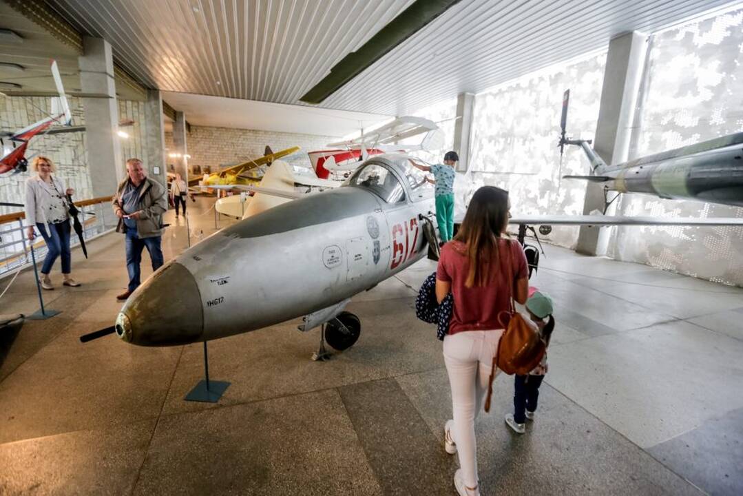 "Tarptautinė aviacijos šventė Lietuvos 100-mečiui"
