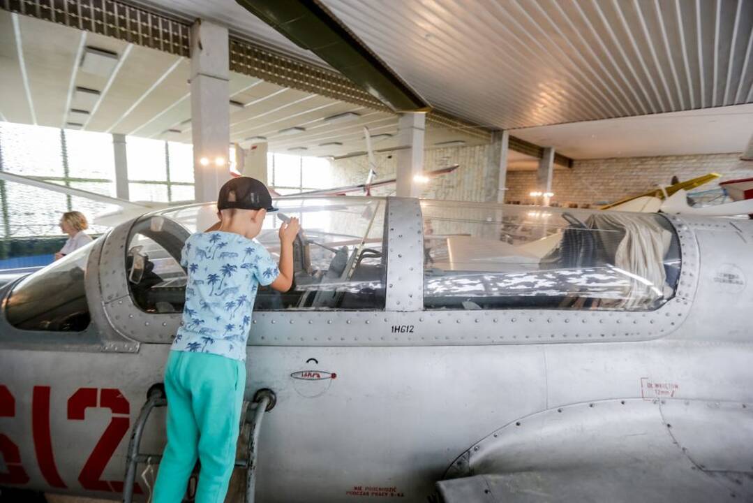 "Tarptautinė aviacijos šventė Lietuvos 100-mečiui"
