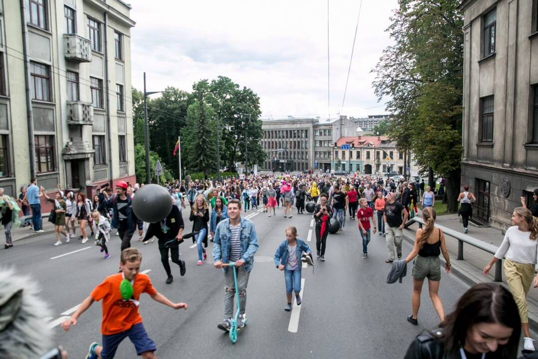 Netikėtumų festivalyje šturmuotas Parodos kalnas