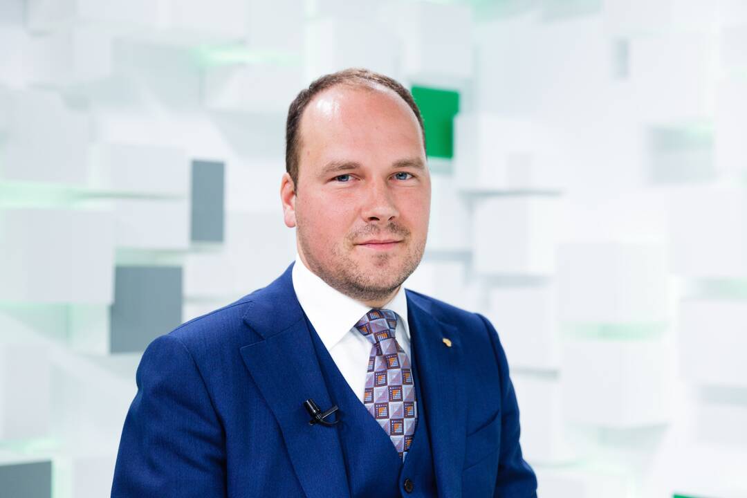 Ekonomistas apie investavimą: kur dėti pinigus, kad grąža džiugintų? 