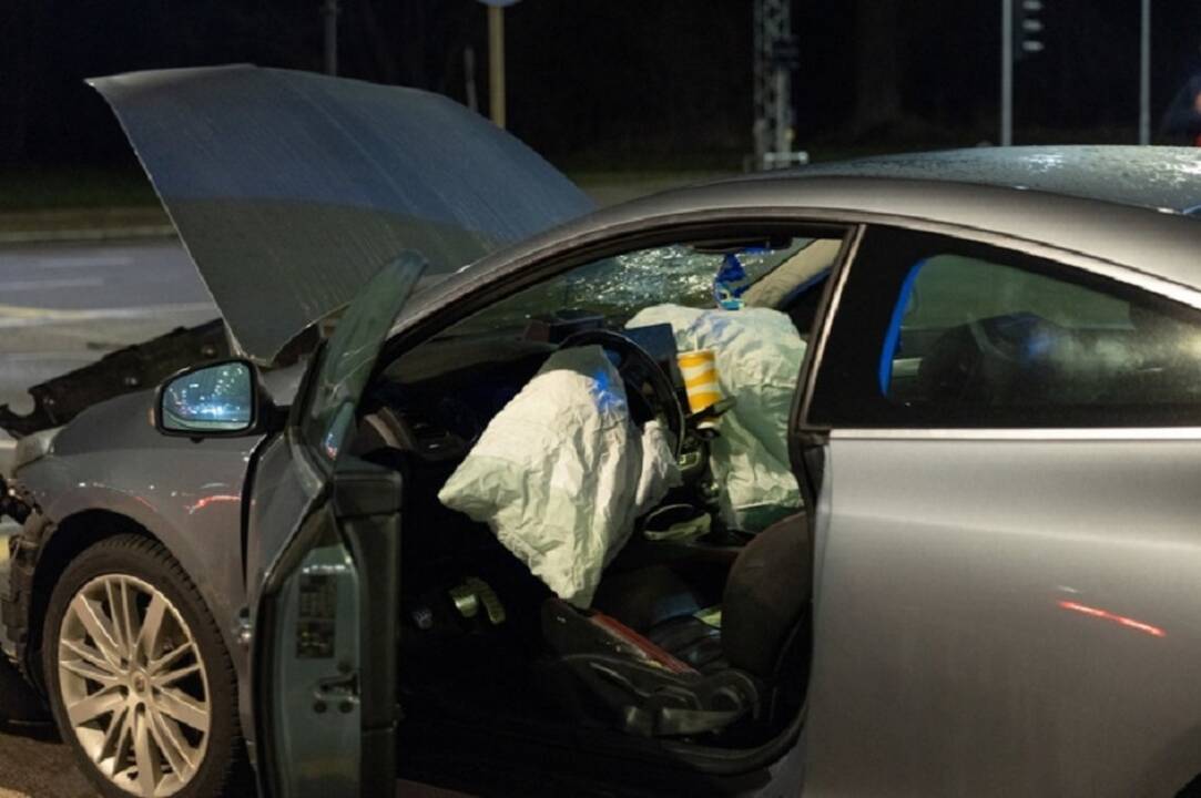 Tragiška avarija: susidūrus dviem automobiliams, žuvo vairuotoja