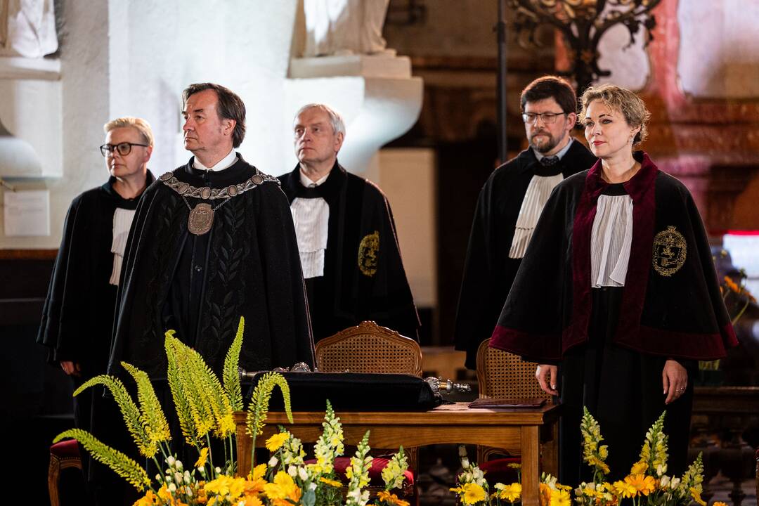 VU atminties diplomų įteikimo ceremonija