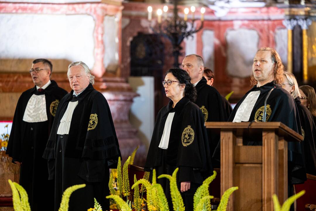 VU atminties diplomų įteikimo ceremonija
