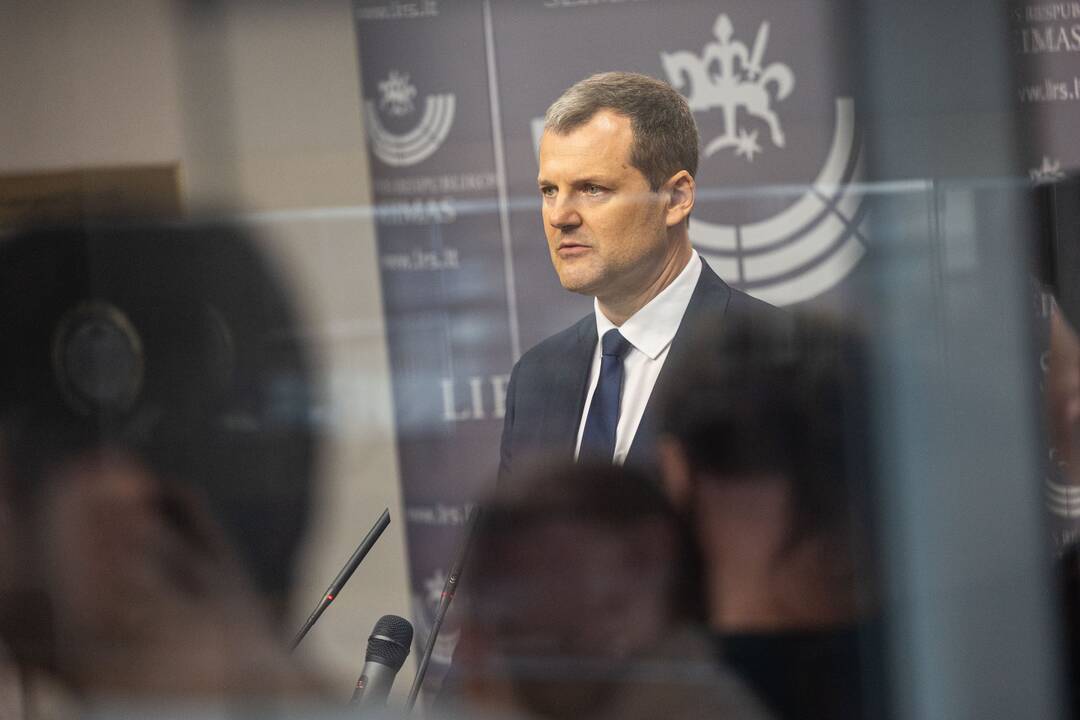 Po žurnalistų tyrimo apie Palucko verslus – neeilinis posėdis