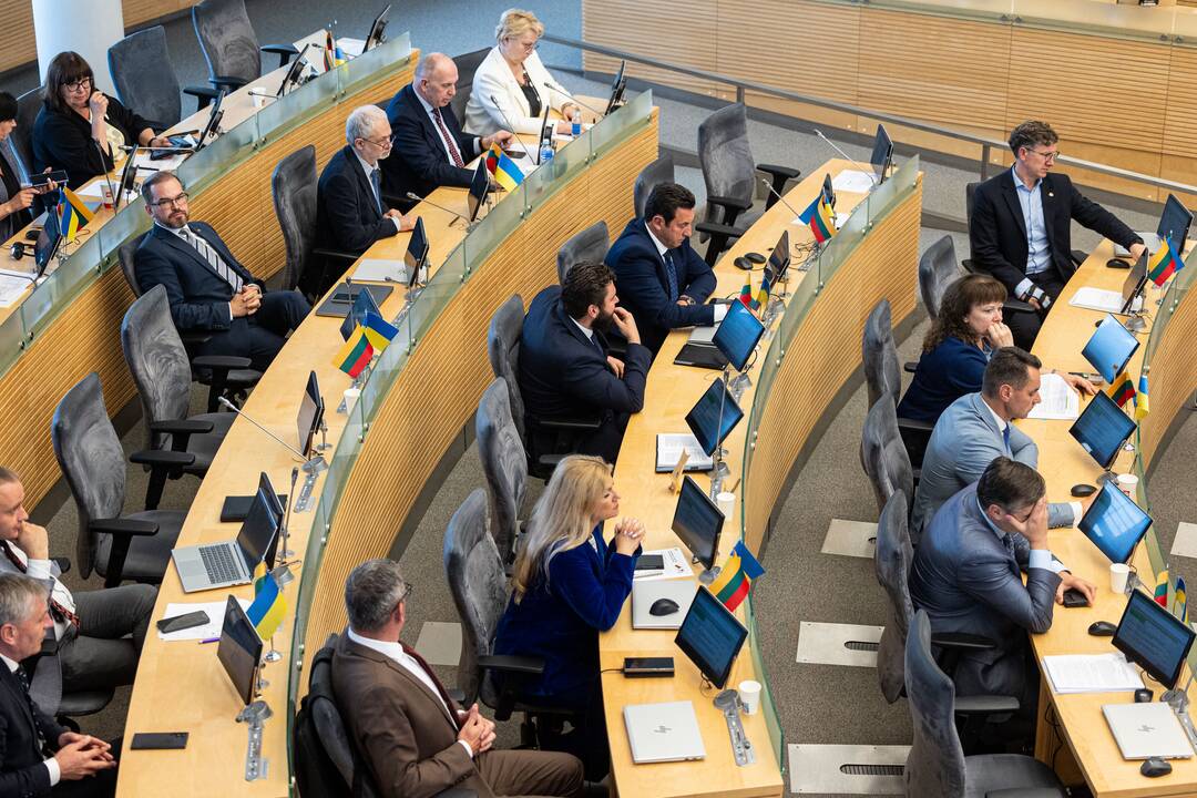 Antroji šios kadencijos Seimo sesija baigta