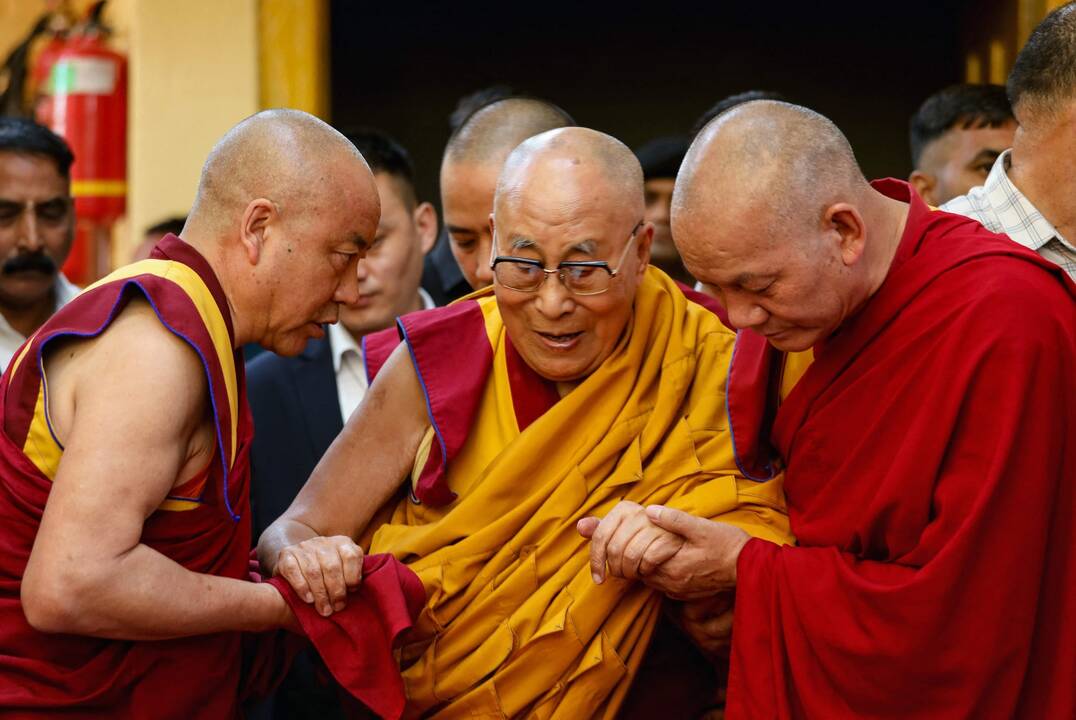 Artėjant Dalai Lamos 90 metų jubiliejui – tibetiečių nerimas dėl ateities