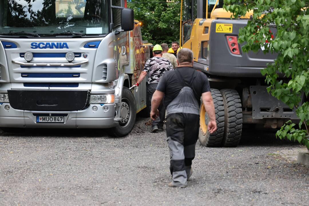 Avarija Konservatorijos bendrabučio kieme