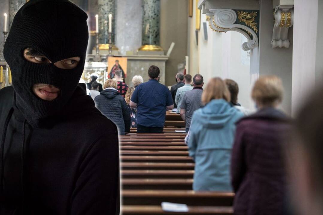 Nieko švento: iš bažnyčios pavogta aukų dėžutė