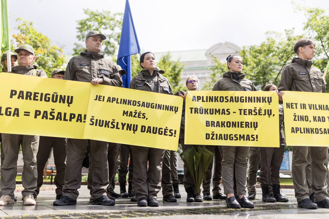 pareigūnai, pareigūnų algos, pareigūnų piketas