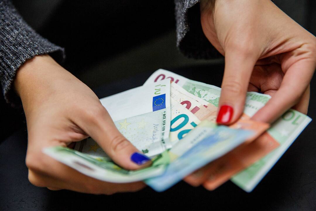 Seimas vėl bandys svarstyti siūlymą švelninti atsakomybę „čekiukų“ bylose