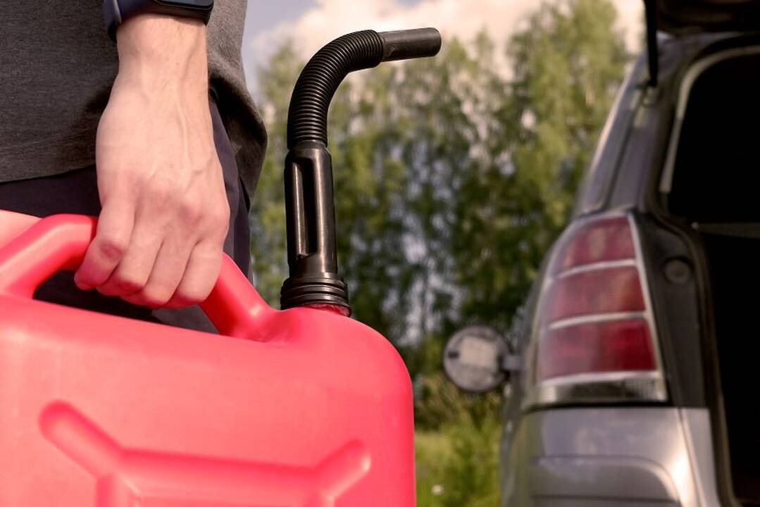 Pasakė, ką reikia žinoti apie degalų transportavimą ir laikymą