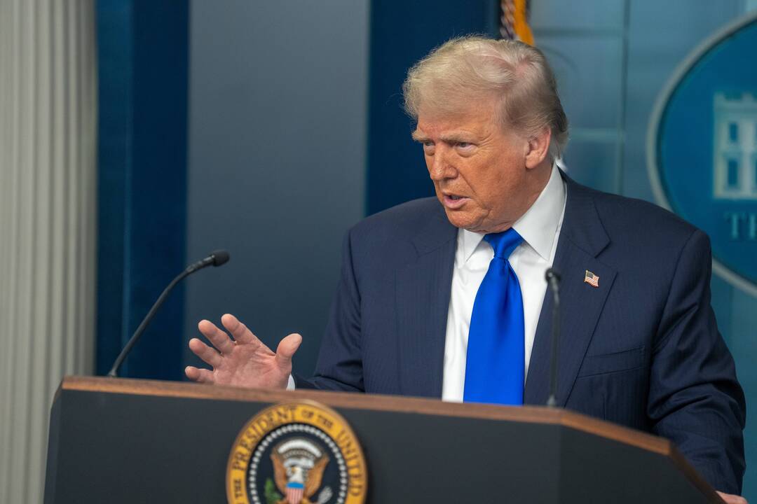 Trumpas sako nesikalbantis su Iranu
