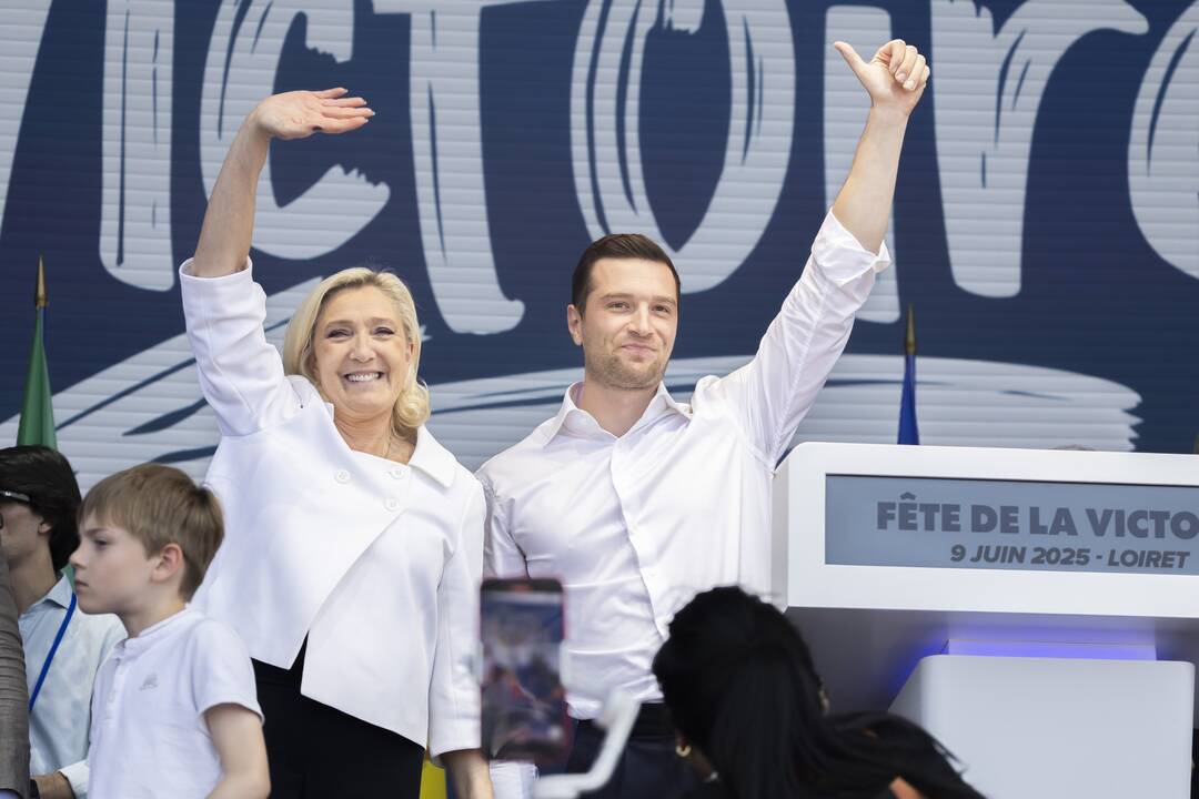 Le Pen paprašė Bardellos kandidatuoti 2027-ųjų prezidento rinkimuose