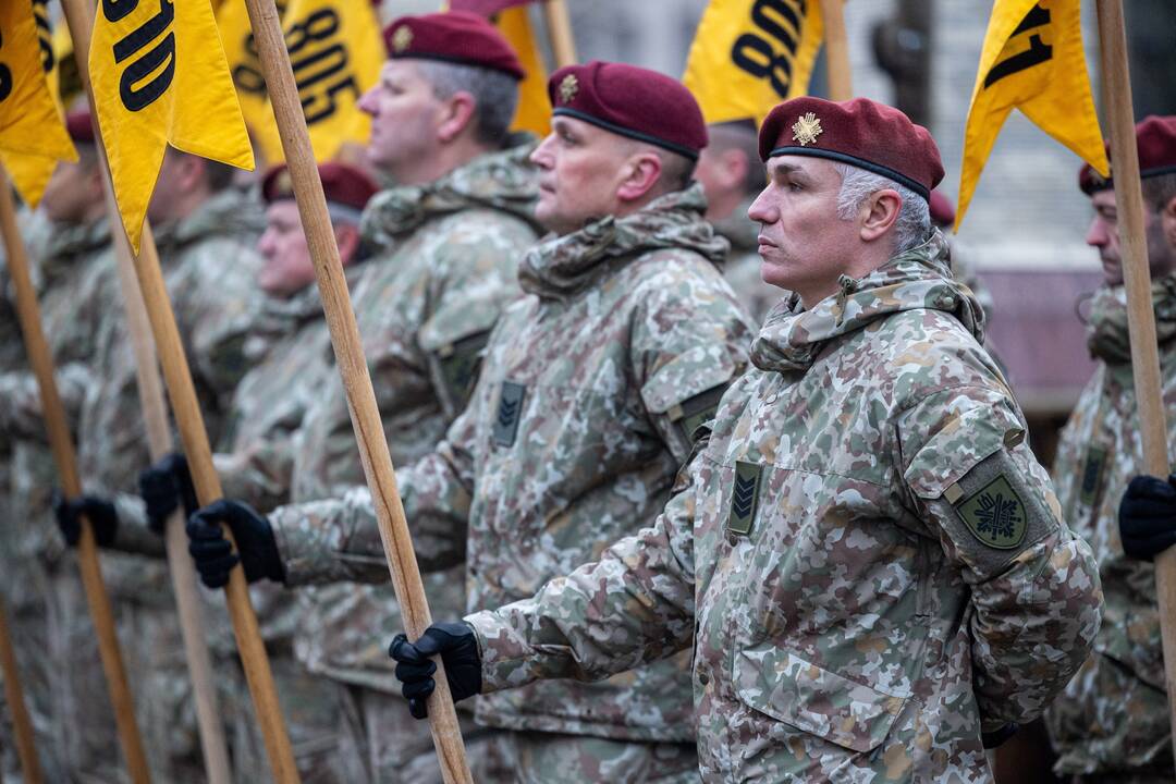 Seimas pritarė naujiems kariniams vienetams, personalo didinimui, algų kariams kėlimui