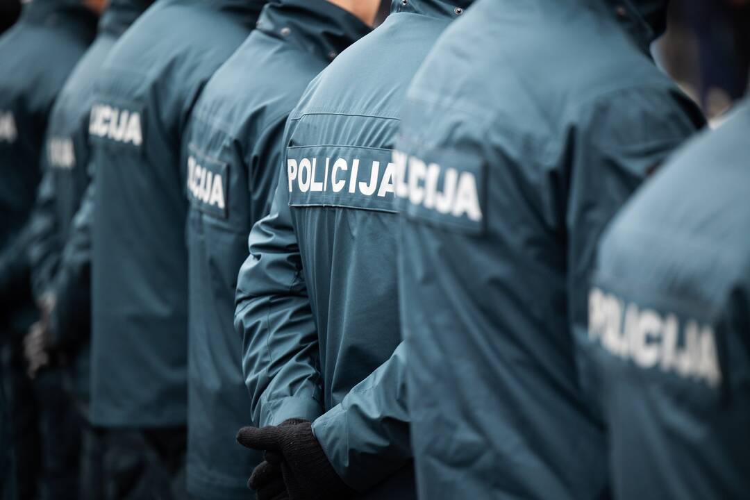 Darbo vietoje įkliuvo girtas policijos pareigūnas