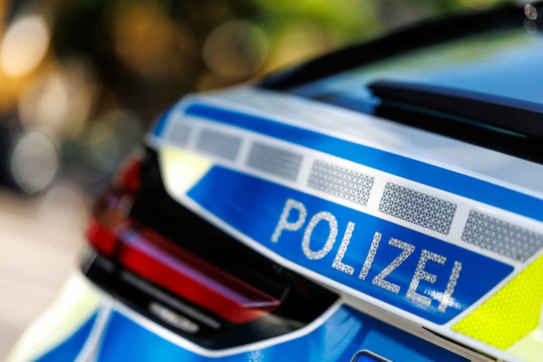 Vokietijos policija nušovė afganistanietį, peiliu subadžiusį pareigūną