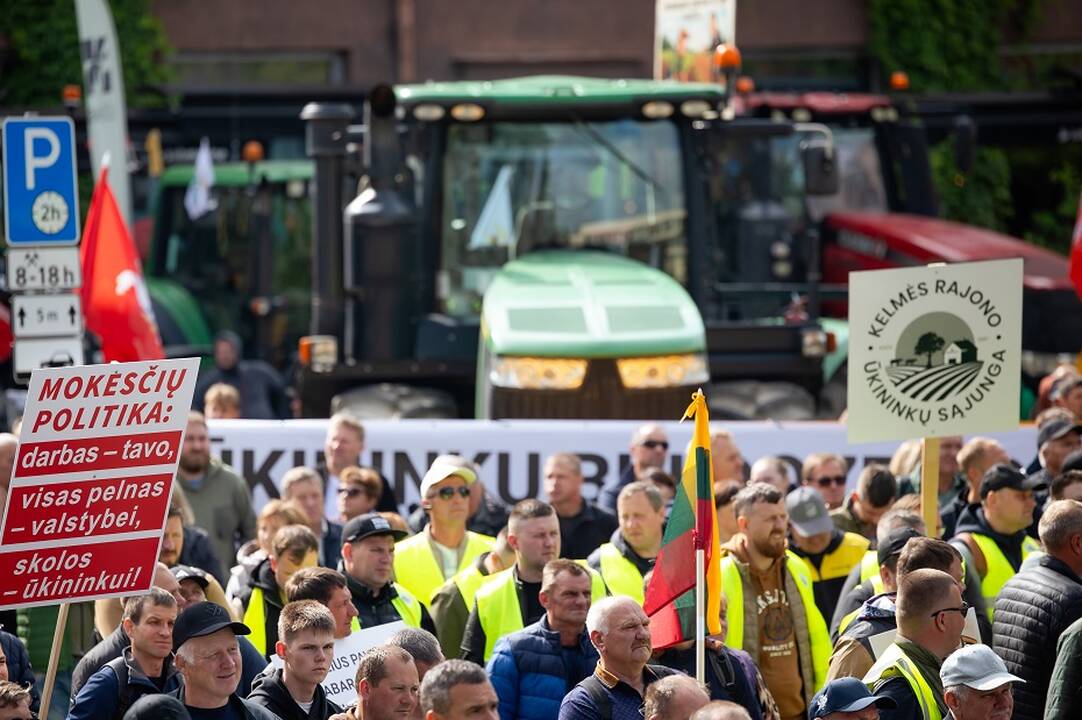 Protestuojantys ūkininkai nežada sustoti: viskas lieka kaip šakėm ant vandens