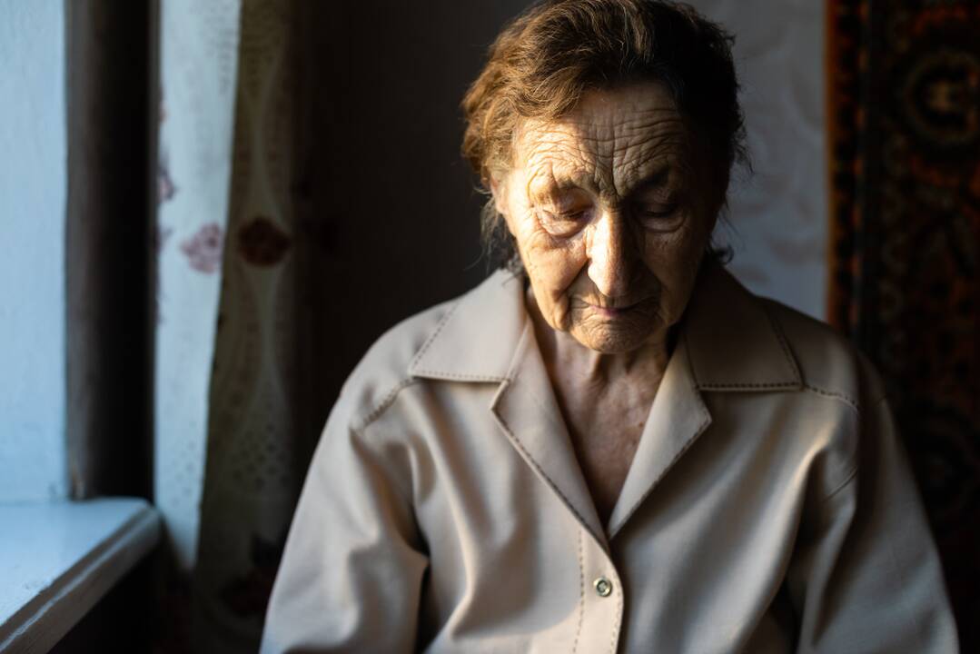 96-erių senolė liko be santaupų: moterys, ar jums ne gėda?