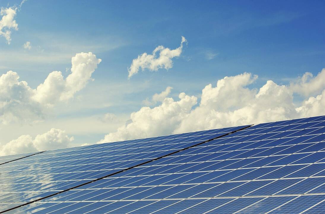 Estijos „KC Energy“ įjungė vieną galingiausių saulės energijos parkų Baltijos šalyse