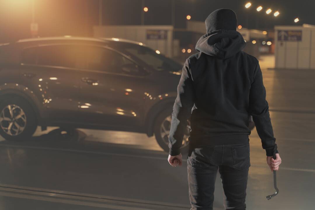 Debreceno gatvėje „Audi“ spardžiusiam ir daužiusiam vyrui – dar daugiau nemalonumų