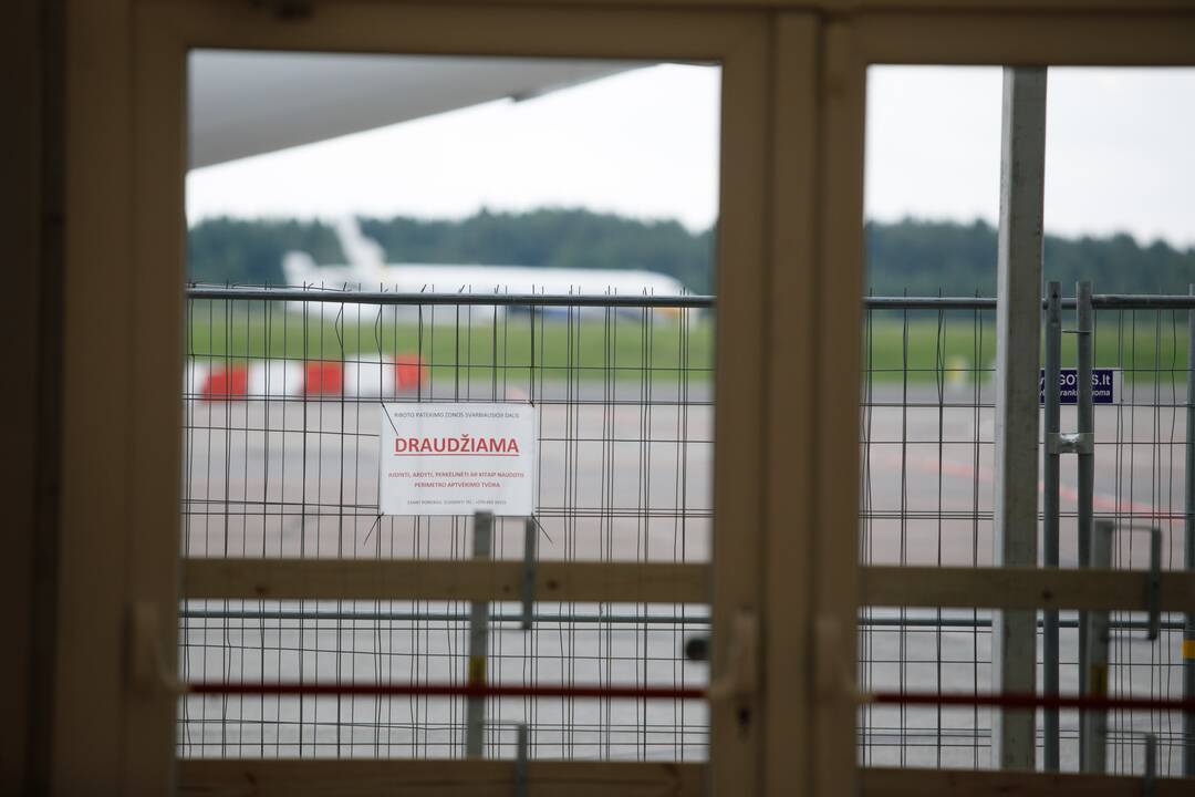Teismas: „Aviabaltika“ per pusmetį turi nugriauti statinius Kauno oro uoste