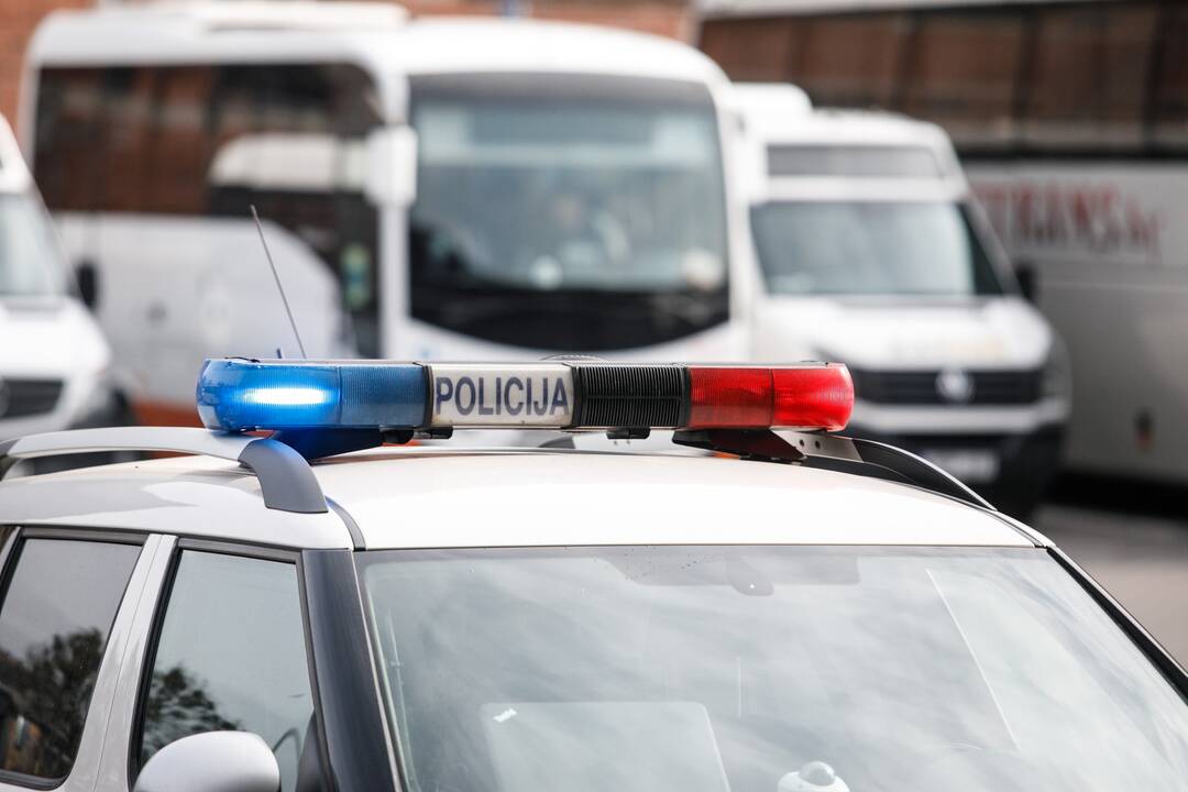 Sostinėje ir Vilniaus rajone apgadinti šeši visuomeniniai autobusai: įtariama, kad į juos šaudė