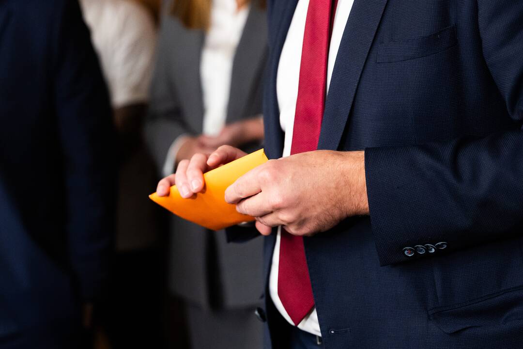 VRK ketina svarstyti paviešintą informaciją apie „aušriečių“ finansavimą, nors dalį duomenų žinojo