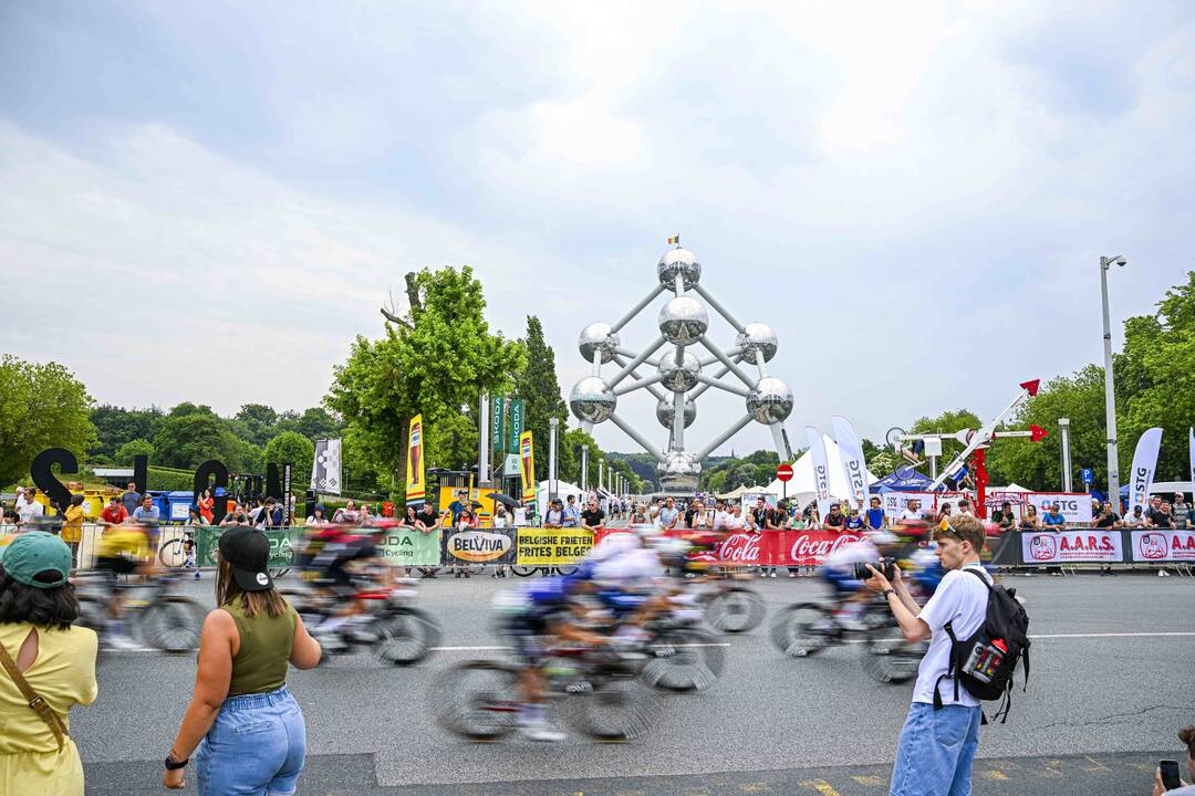 Dėl karščių Briuselyje turistams uždaroma žymioji „Atomium“ konstrukcija