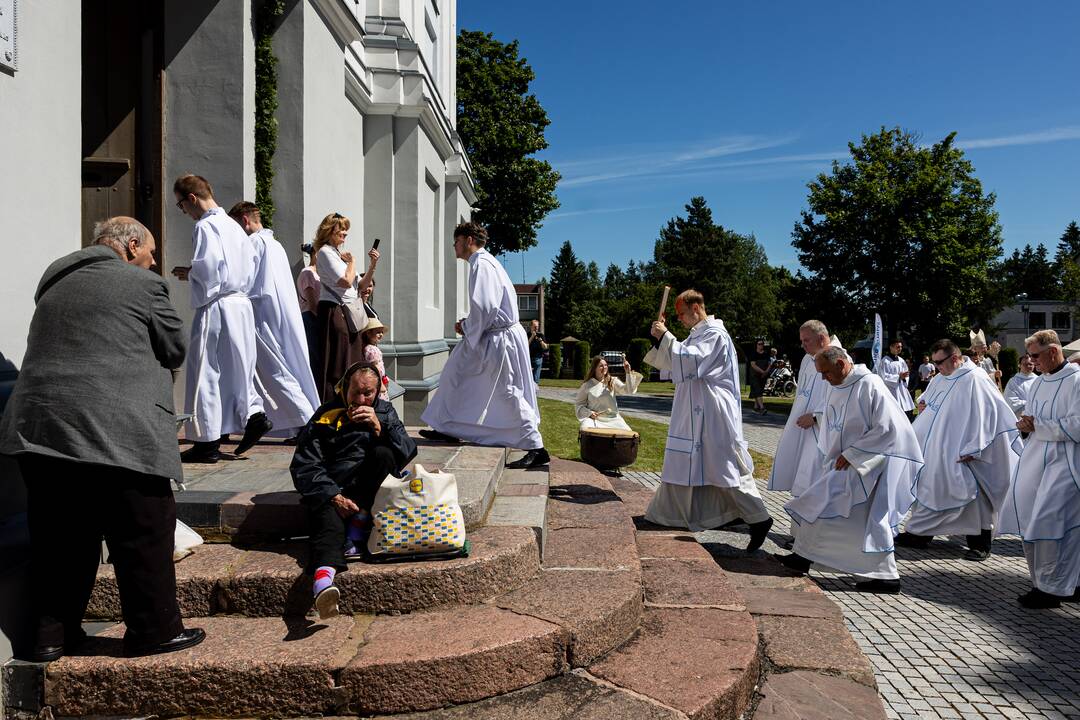 Prasidėjo Didieji Žemaičių Kalvarijos atlaidai