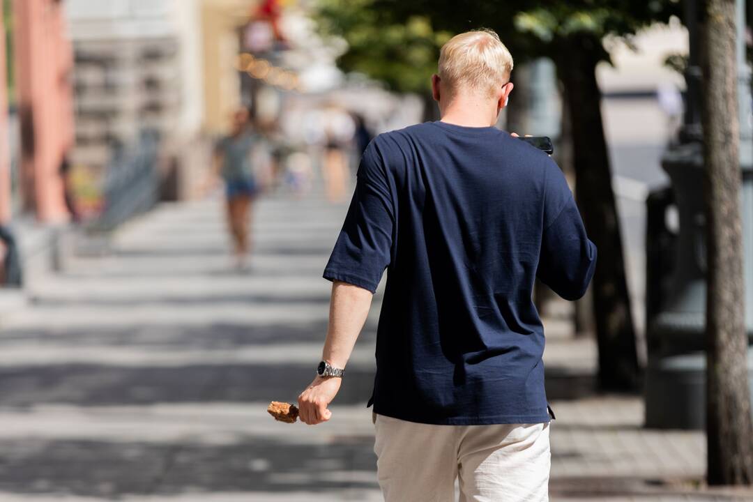 Vilniečiai mėgaujasi karšta diena