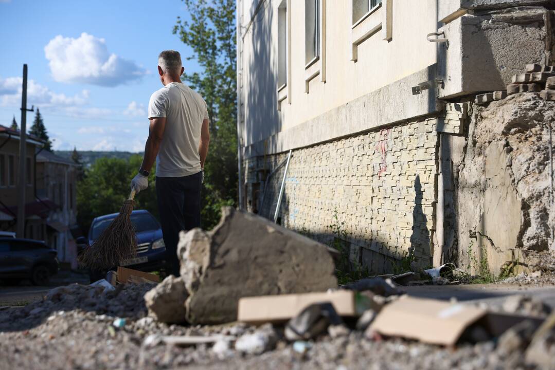 Per sprogimą okupuotame rytų Ukrainos mieste žuvo valdžios pareigūnas