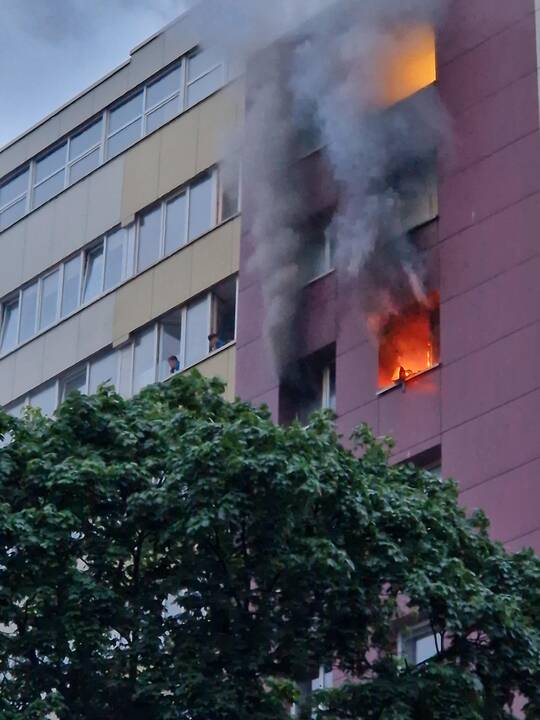 Didelis gaisras Klaipėdos daugiabutyje