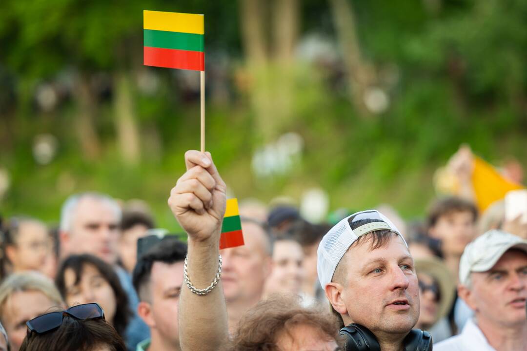 Lietuvius visame pasaulyje vienijantis Tautiškos giesmės giedojimas