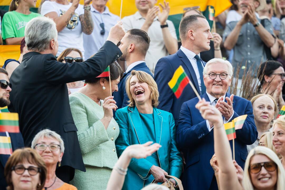 Lietuvius visame pasaulyje vienijantis Tautiškos giesmės giedojimas