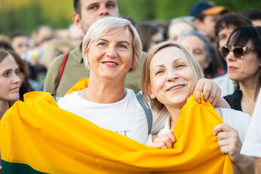 Lietuvius visame pasaulyje vienijantis Tautiškos giesmės giedojimas