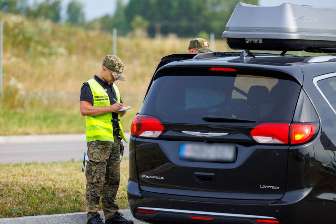 Automobilių patikra prie Lenkijos sienos