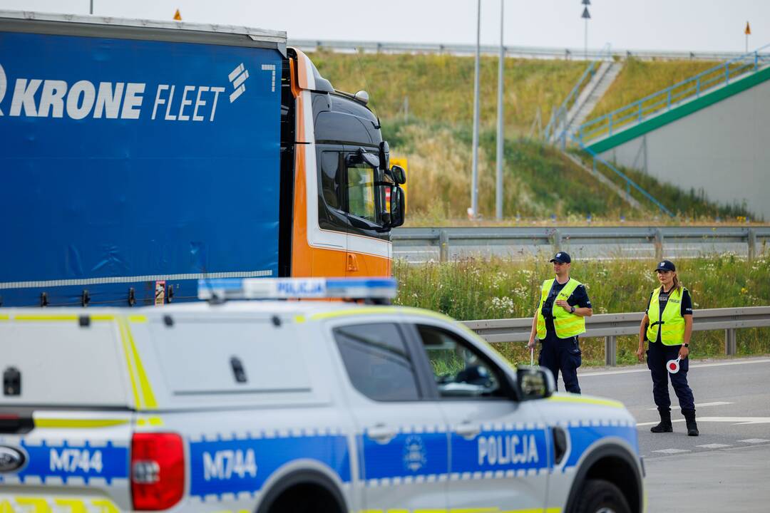Automobilių patikra prie Lenkijos sienos