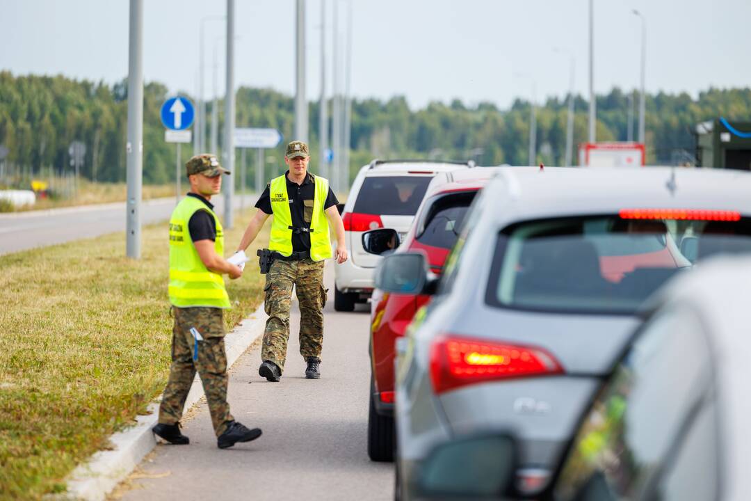 Žmonės piktinasi situacija pasienyje: negali grįžti namo?
