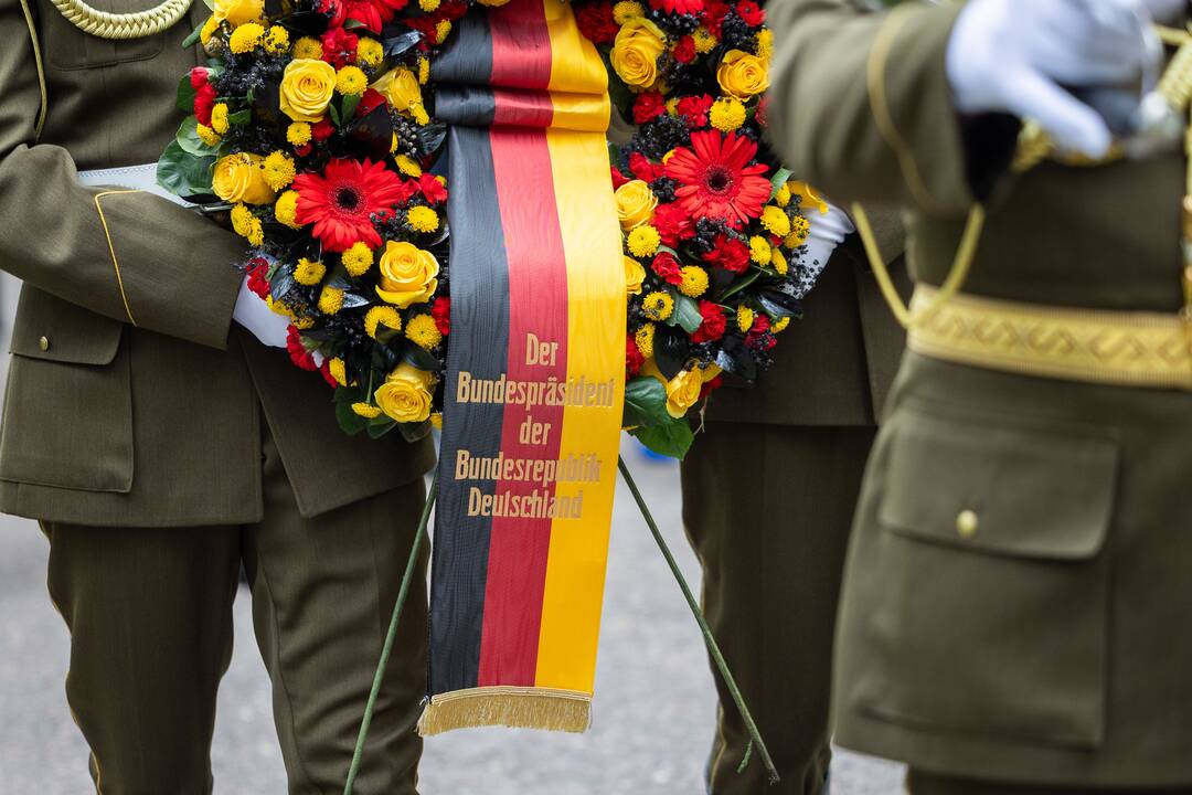 Paluckas su Vokietijos prezidentu pagerbė Holokausto aukas Panerių memoriale