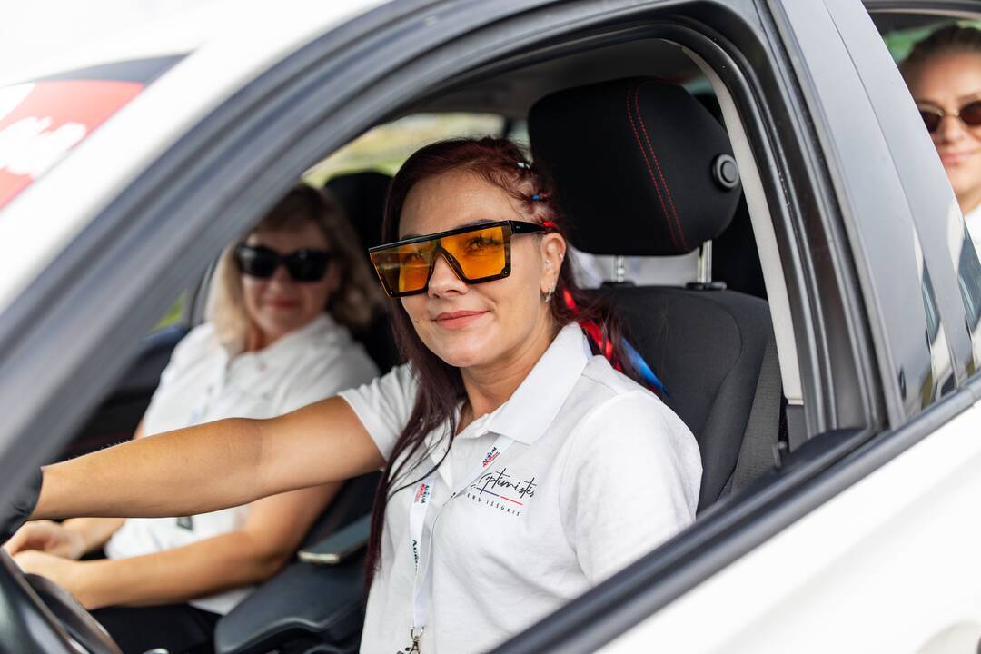 Aurum 1006 km powered by Hankook moterų ralis