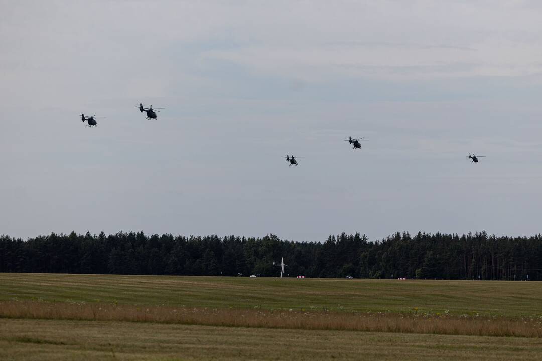 Naujų VSAT sraigtasparnių pristatymas